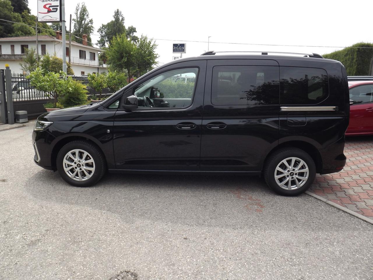 Ford Tourneo Connect 2.0 EcoBlue 122 CV Titanium