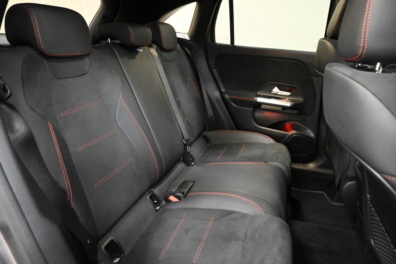 MERCEDES GLA (H247) GLA 200 d Automati...