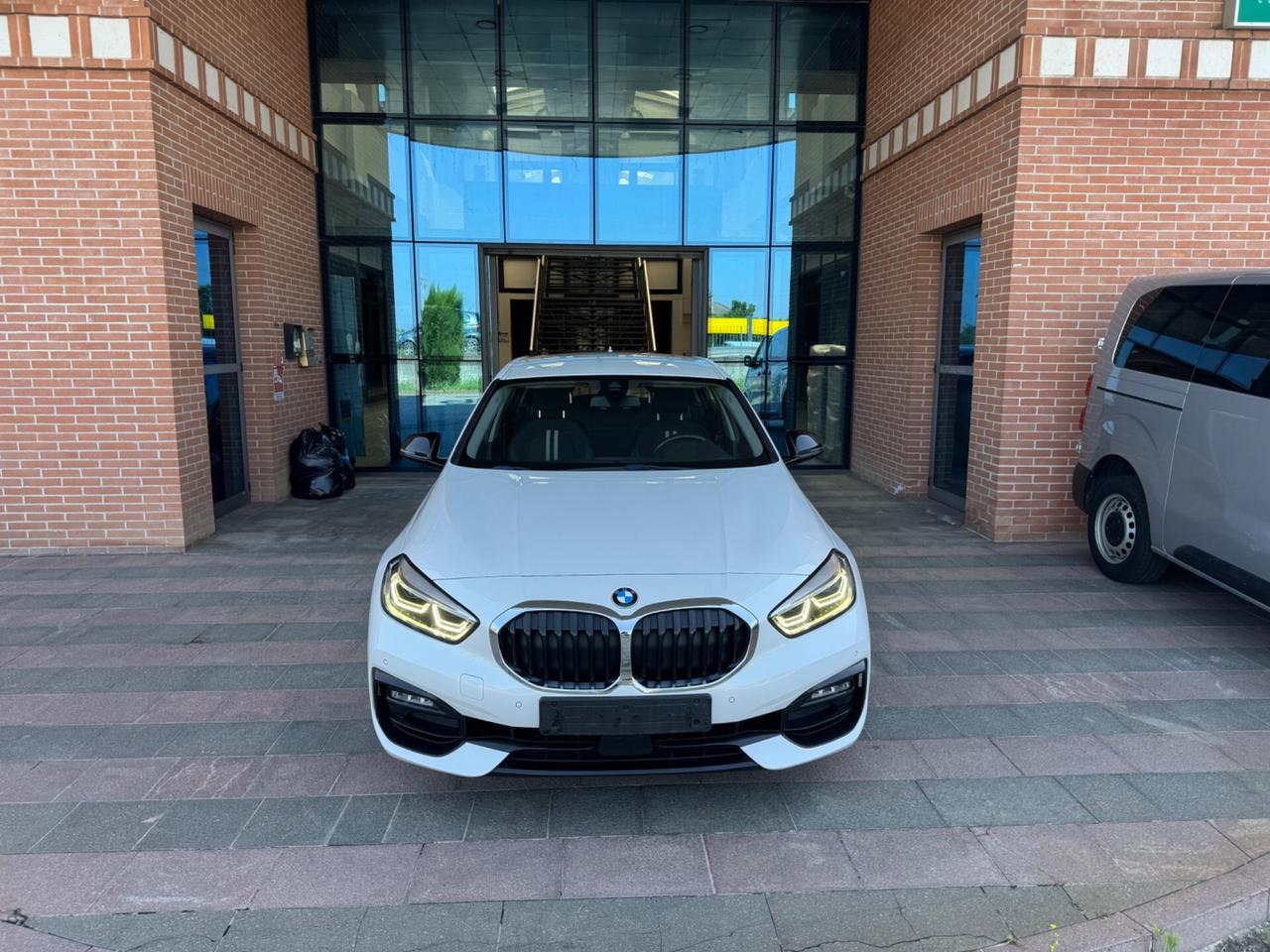 Bmw 118 118d 5p. Msport
