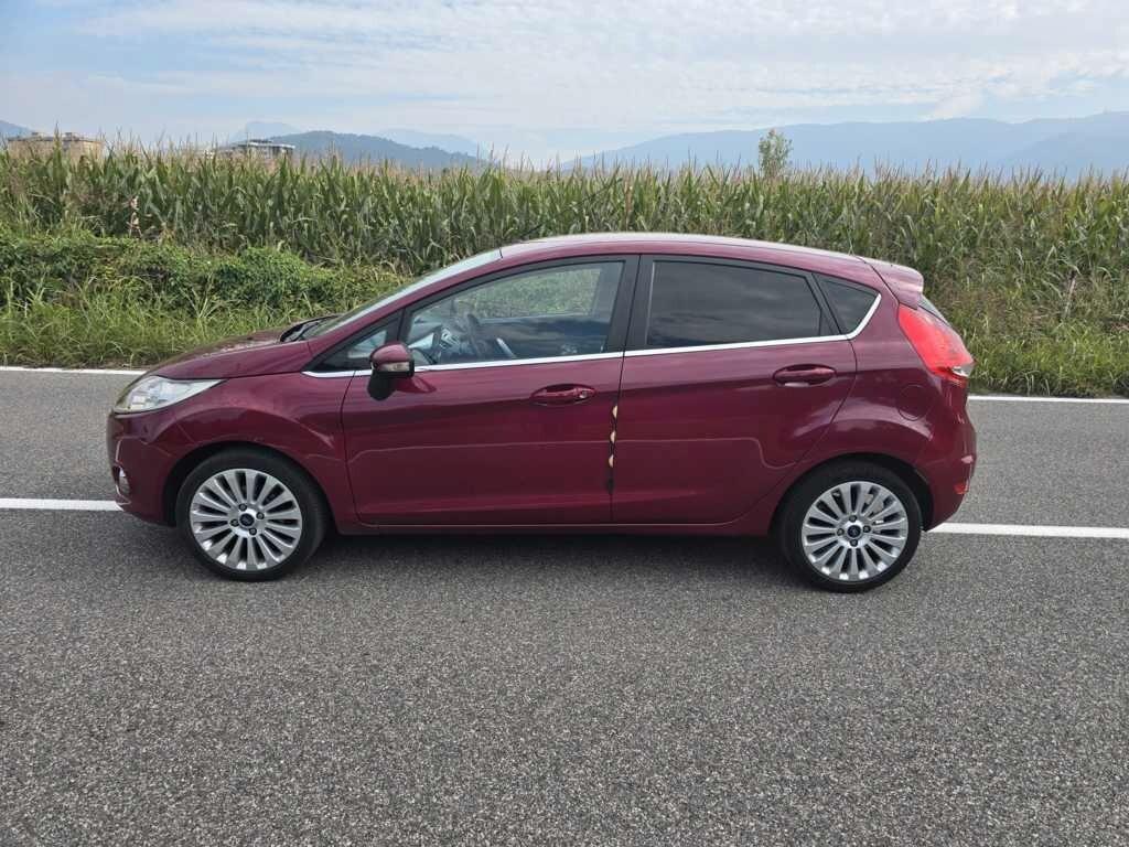 FORD FIESTA 1,2 BENZINA- TITANIUM- OK NEOPATENTATI-