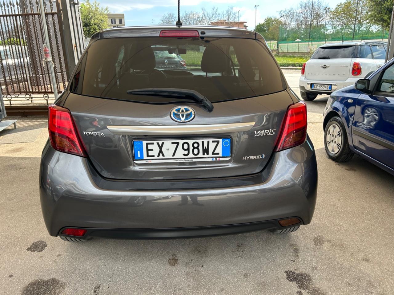 Toyota Yaris 1.5 Hybrid 5 porte by Glamour