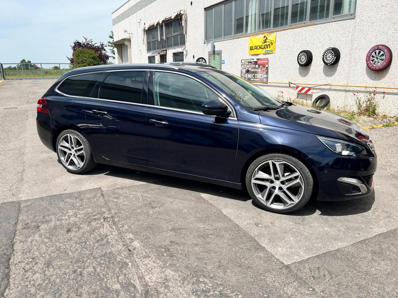Peugeot 308 1.6 e-HDi 115CV Stop&Start CC Allure