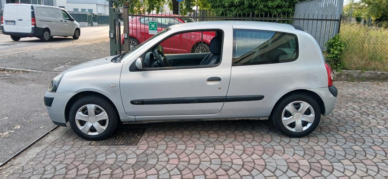 Renault Clio 1.2 16v neopatentati benzina