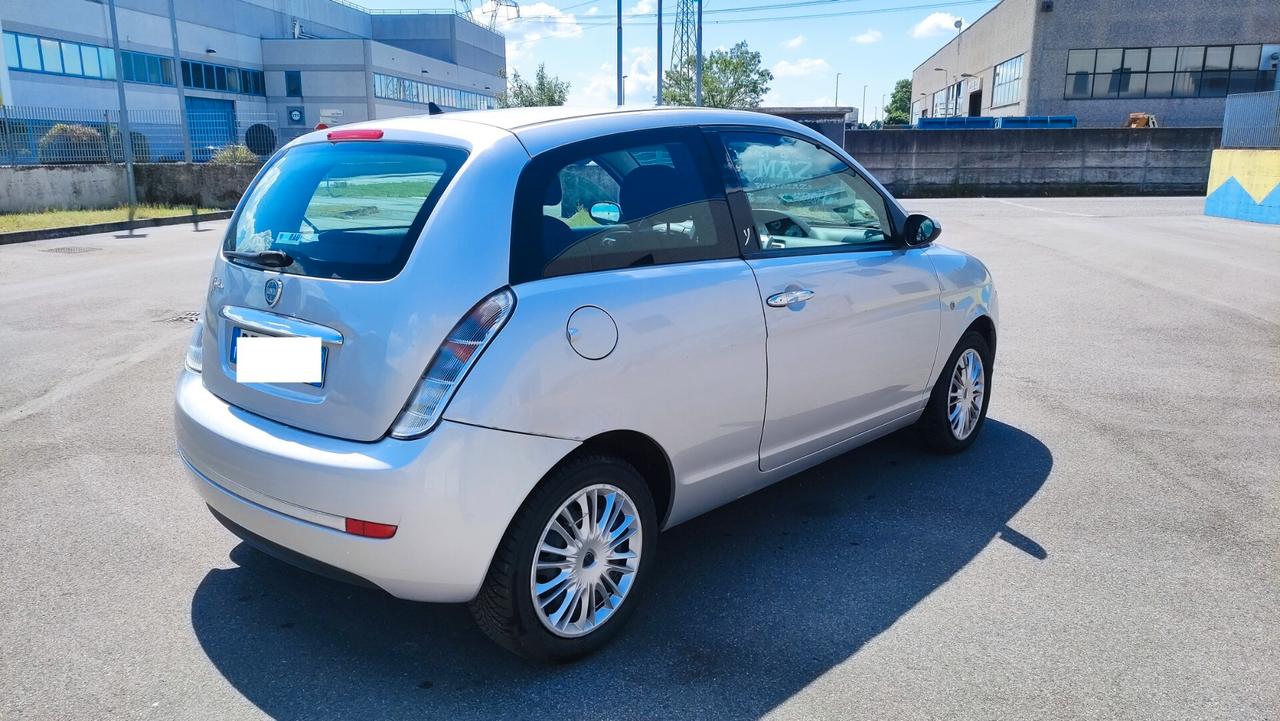 Lancia Ypsilon 1.2 soli 62000km NEOPATENTATI - 2009