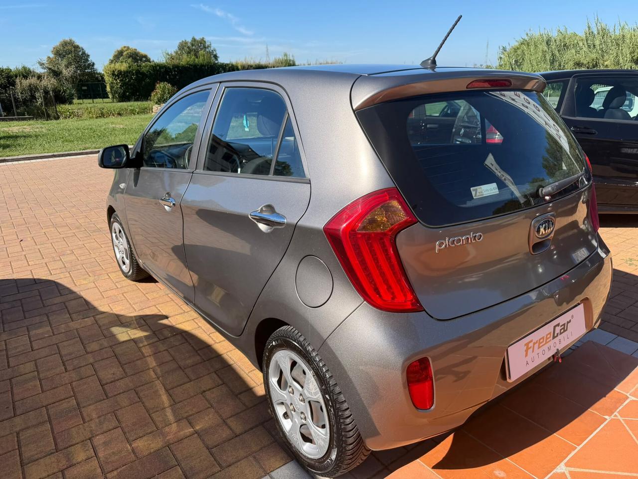 Kia Picanto GLAM