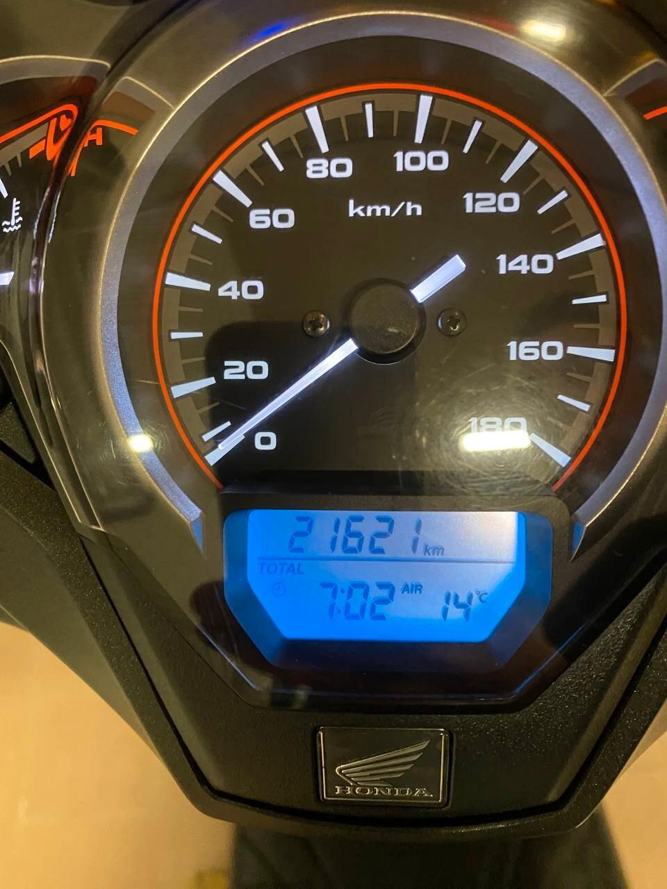 Honda SH 300 i sporty