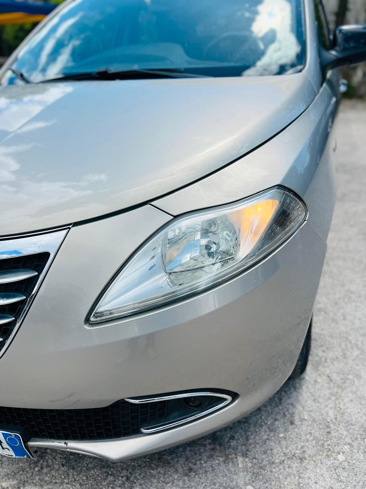 Lancia Ypsilon 1.3 MJT 16V 95 CV 5 porte S&S Platinum - 2011