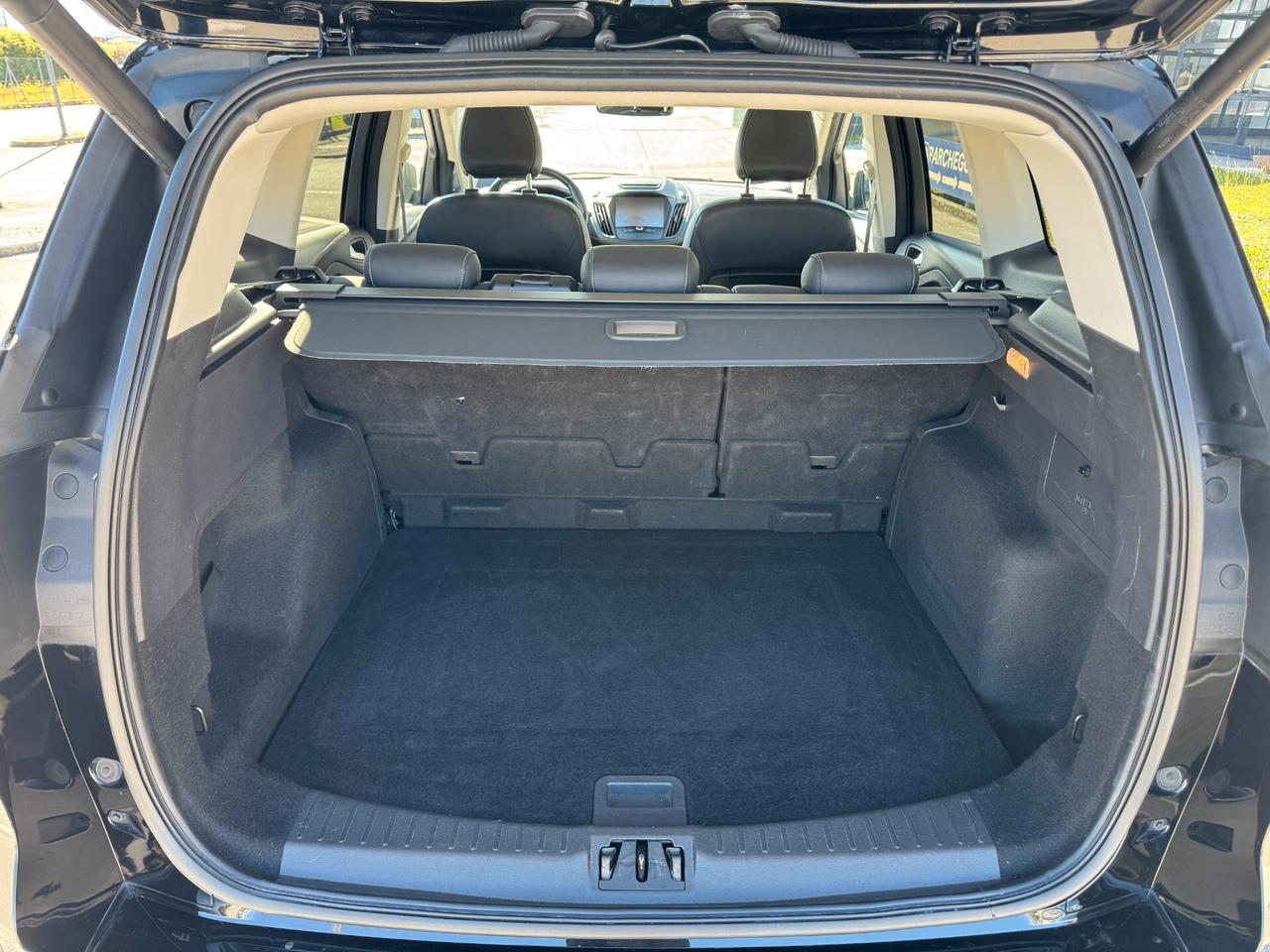 Ford Kuga Vignale AWD 2.0 TDCI Powershift 180CV