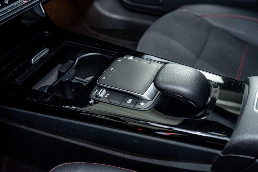 MERCEDES-BENZ CLA 200 d Automatic Premium