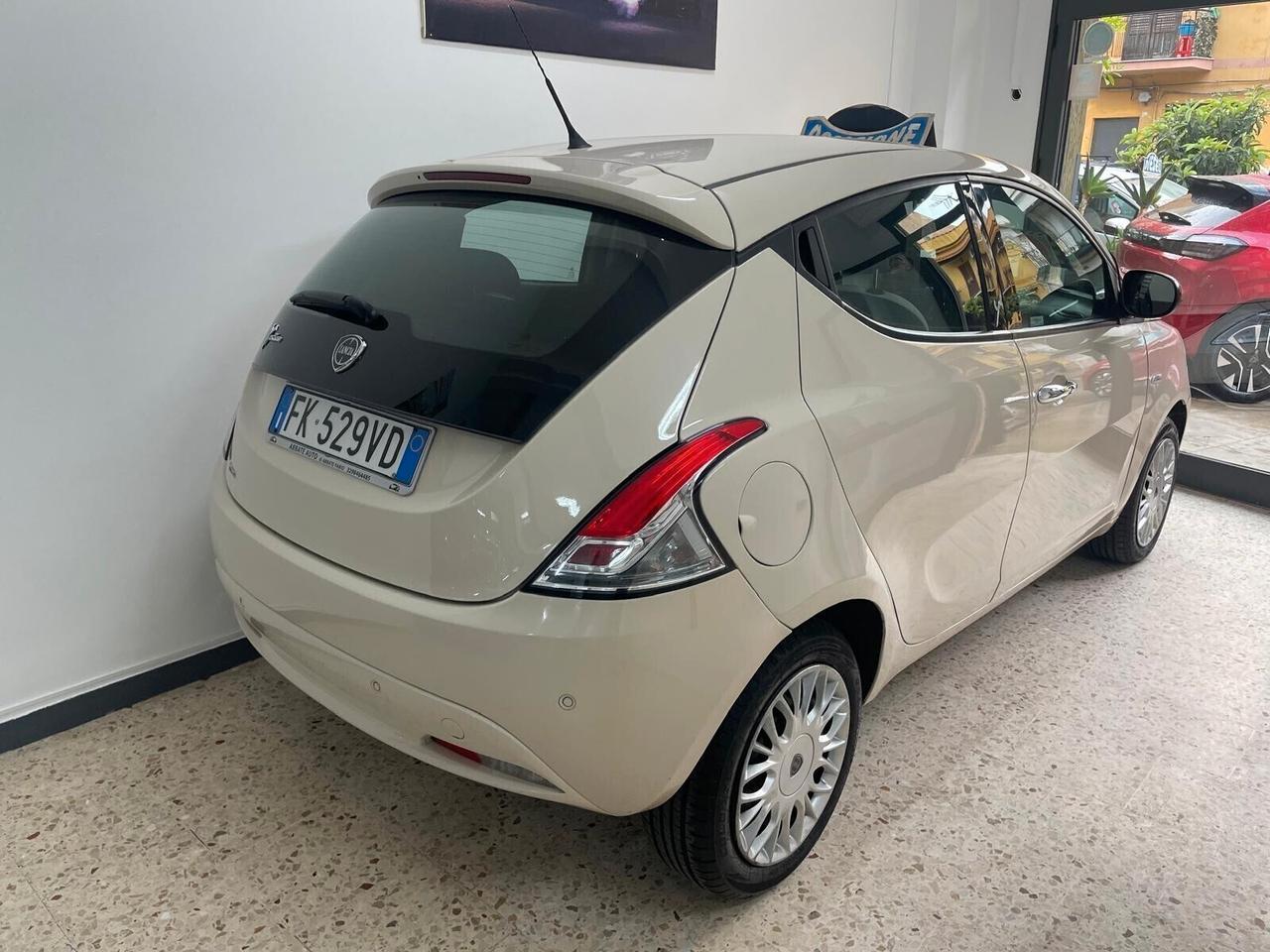 Lancia Ypsilon 1.2 69 CV 5 porte Gold
