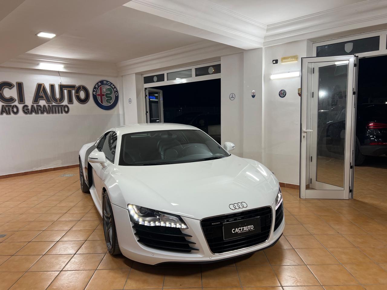 Audi R8 4.2 V8 FSI quattro R tronic Carbon
