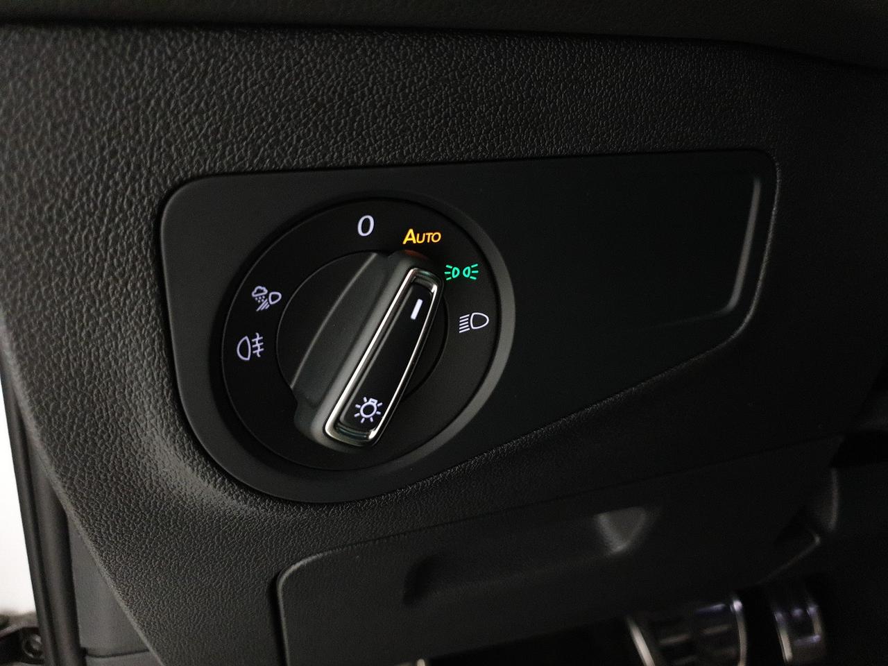 Volkswagen Tiguan 2.0 tdi r-line 150cv dsg