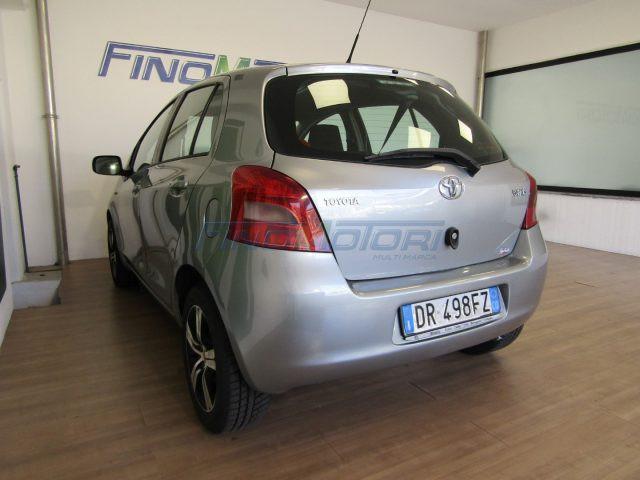 TOYOTA Yaris 1.0 5 porte - NEOPATENTATI