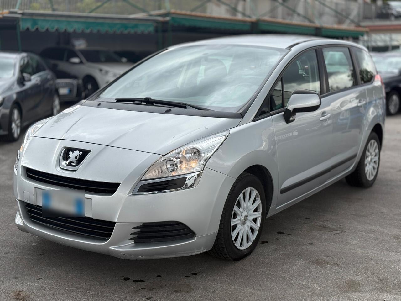 Peugeot 5008 1.6 HDi 112CV Tecno 7 POSTI