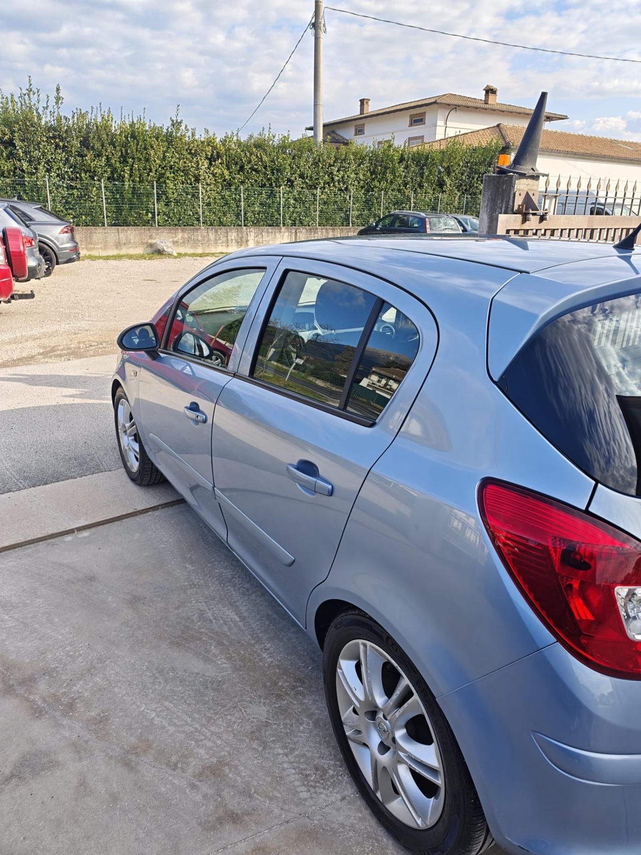 Opel Corsa 1.2 5 porte Cosmo gpl garantita 12 mesi