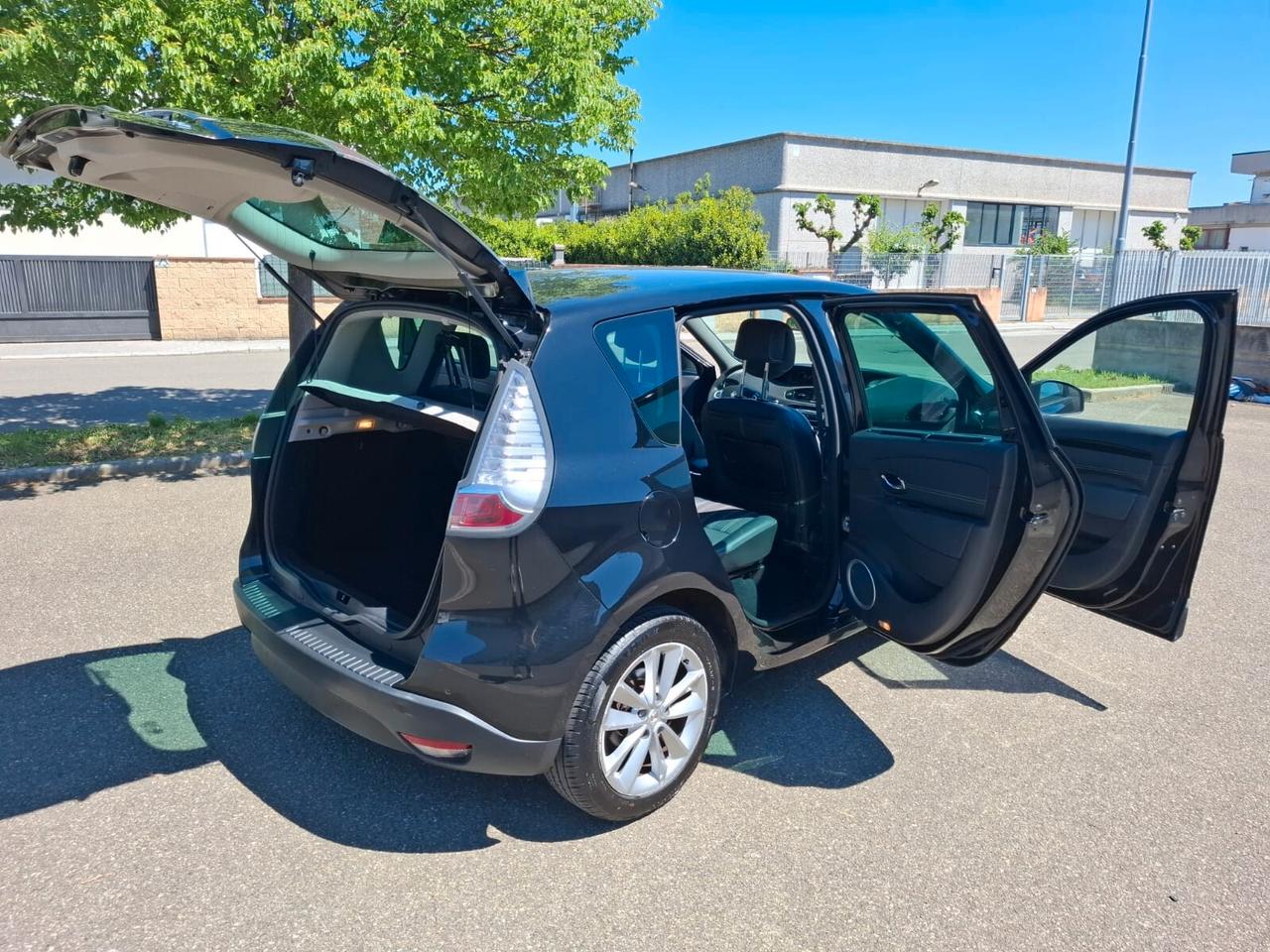 Renault Scenic 1.5 dCi del 2012 SOLO 96.000 KM