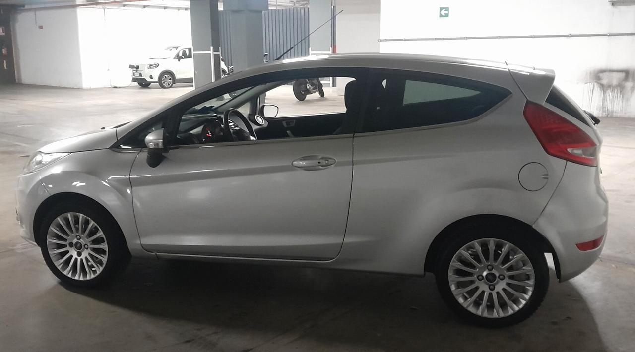 Ford Fiesta 1.4 TDCi 70CV 3 porte Titanium