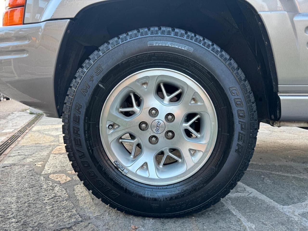 JEEP GRAND CHEROKEE 5.2 (EU) 4WD aut. A.S.I.