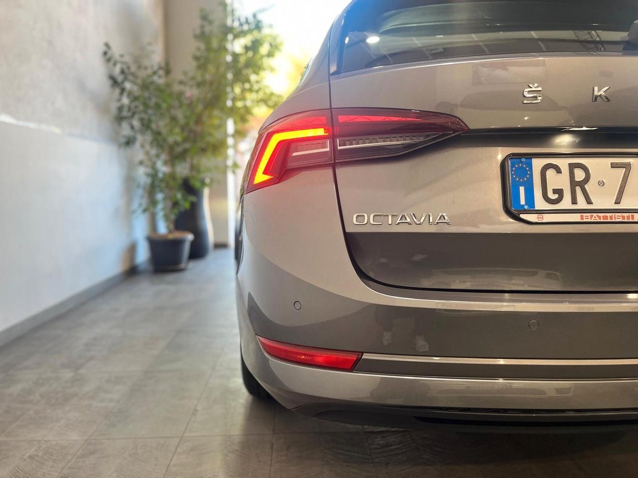 SKODA OCTAVIA 2.0 TDI DSG 10/2023 *81MILA KM*UNICOPRO*