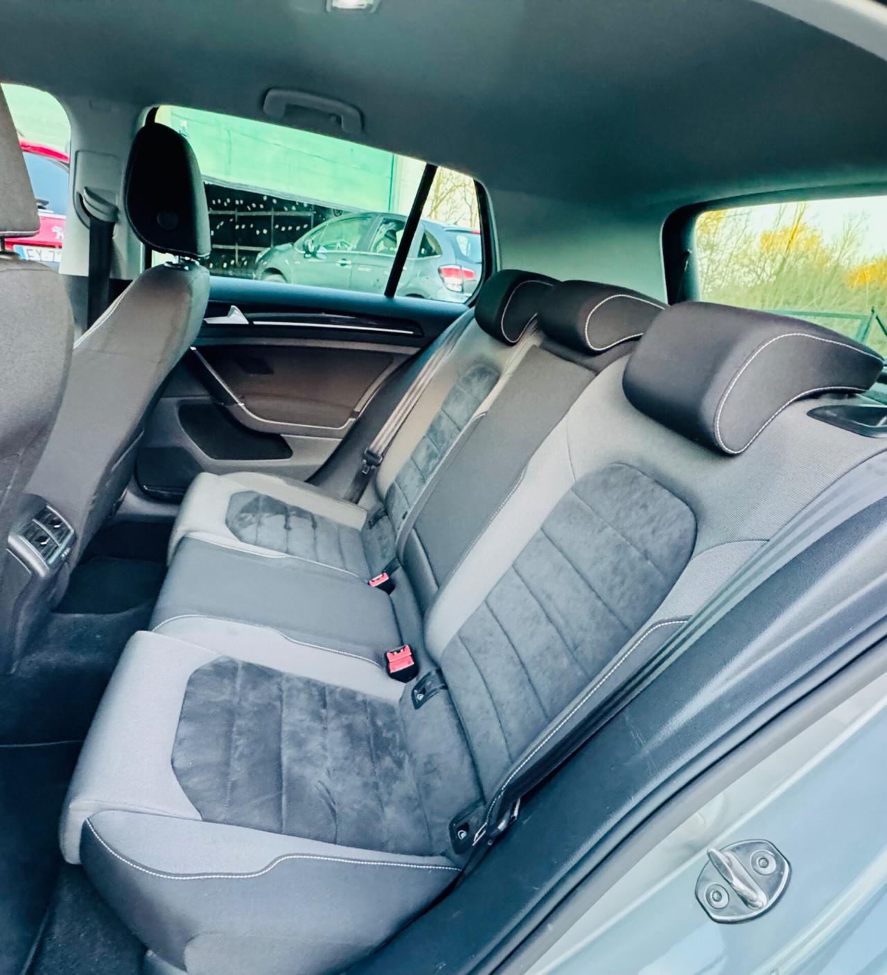 Volkswagen Golf 1.6 TDI 5p. Highline BlueMotion