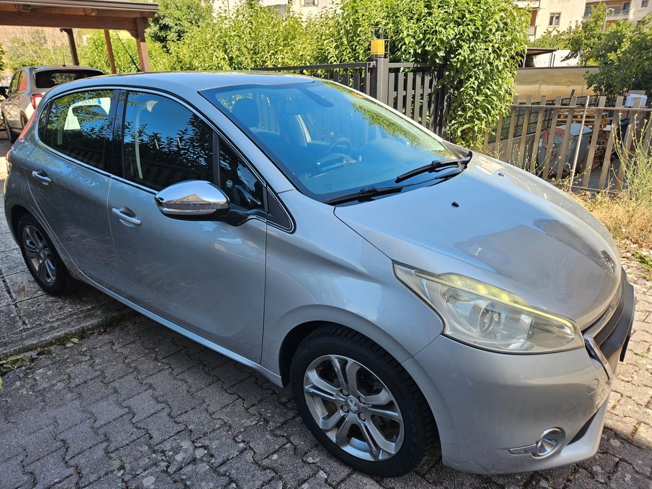 Peugeot 208 PureTech 82 5 porte Allure GPL