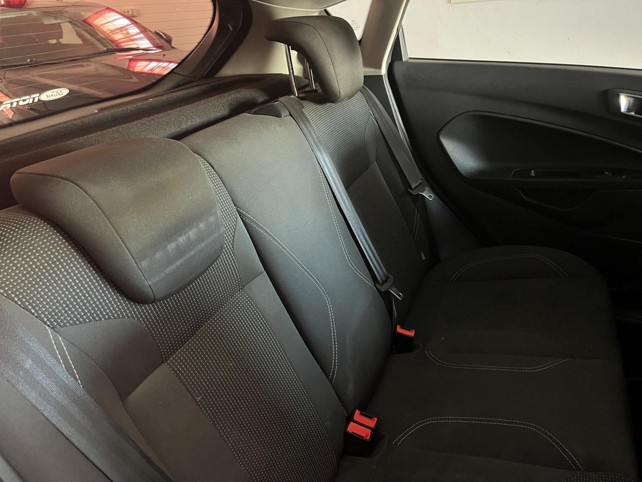 Ford Fiesta 1.5 TDCi 75CV 5 porte Titanium