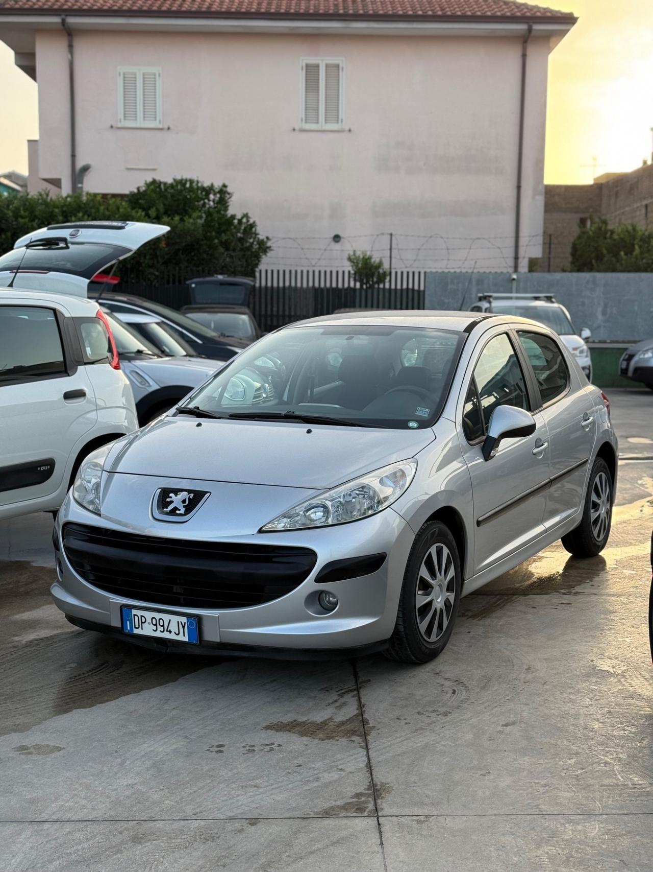 Peugeot 207 1.4 VTi 95CV 5p. ONE Line
