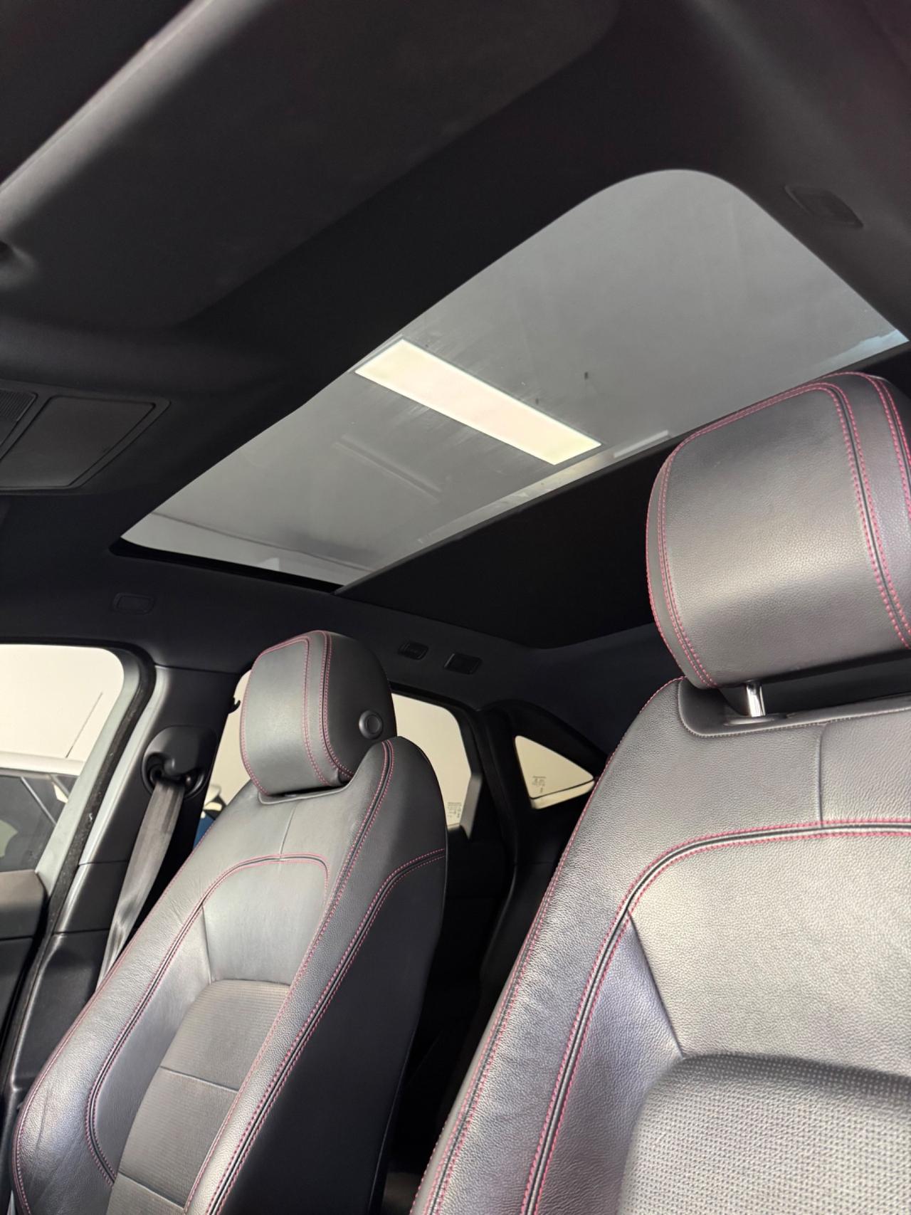 Jaguar E-Pace 2.0D 150 CV R-Dynamic Tetto