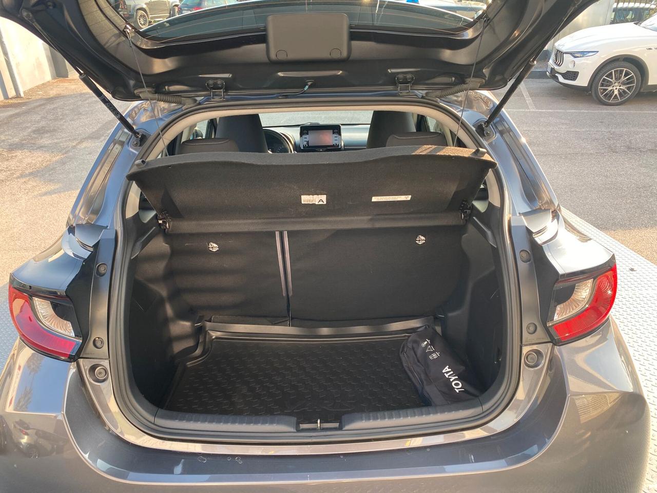 Toyota Yaris 1.5 Hybrid 5 porte Business