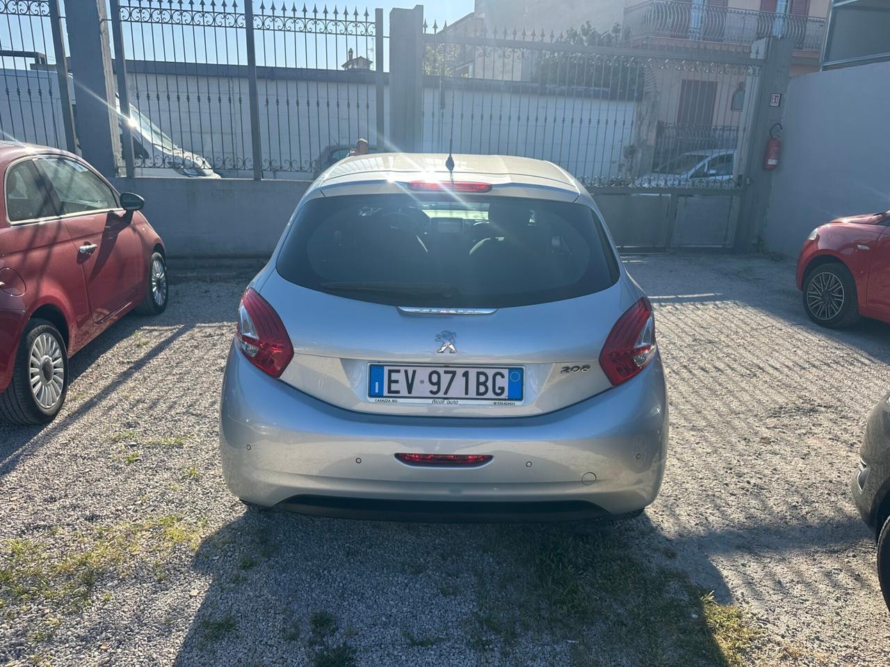Peugeot 208 1.4 HDi 68 CV Allure 2014