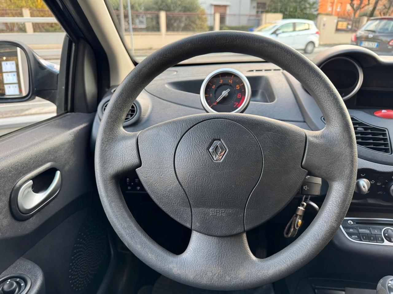 RENAULT TWINGO 1.2 LE IENE NEOPATENTATI