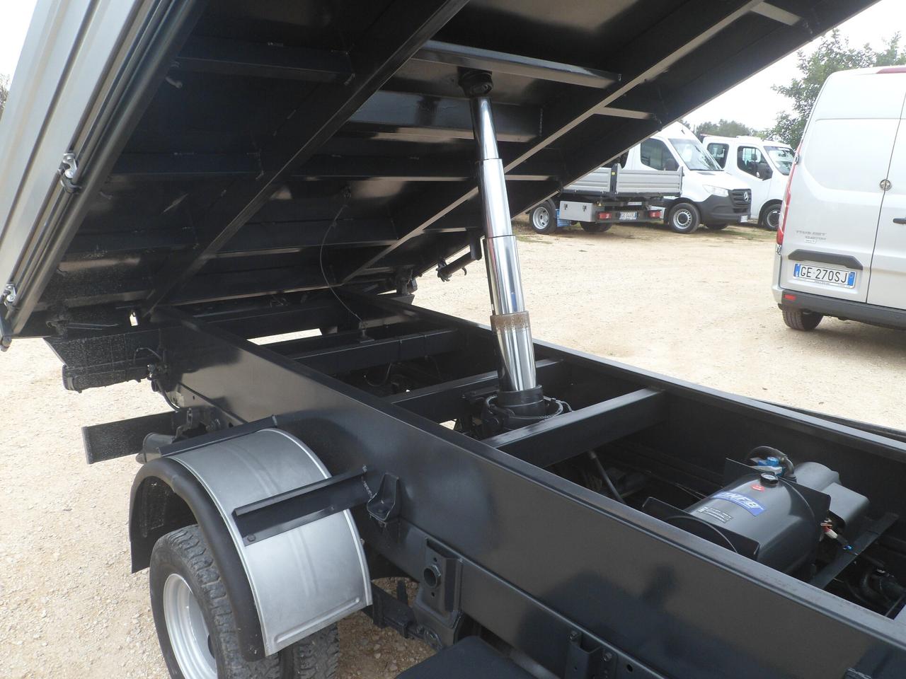 Kia K2500 ribaltabile trilaterale