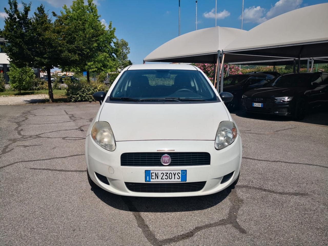 Fiat Grande Punto 1.2 3 porte ***NEOPATENTATI***DISTRIBUZIONE FATTA***