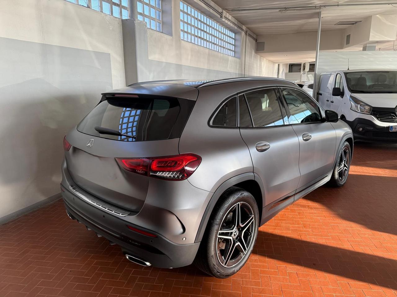 Mercedes-Benz GLA 200 d premium auto