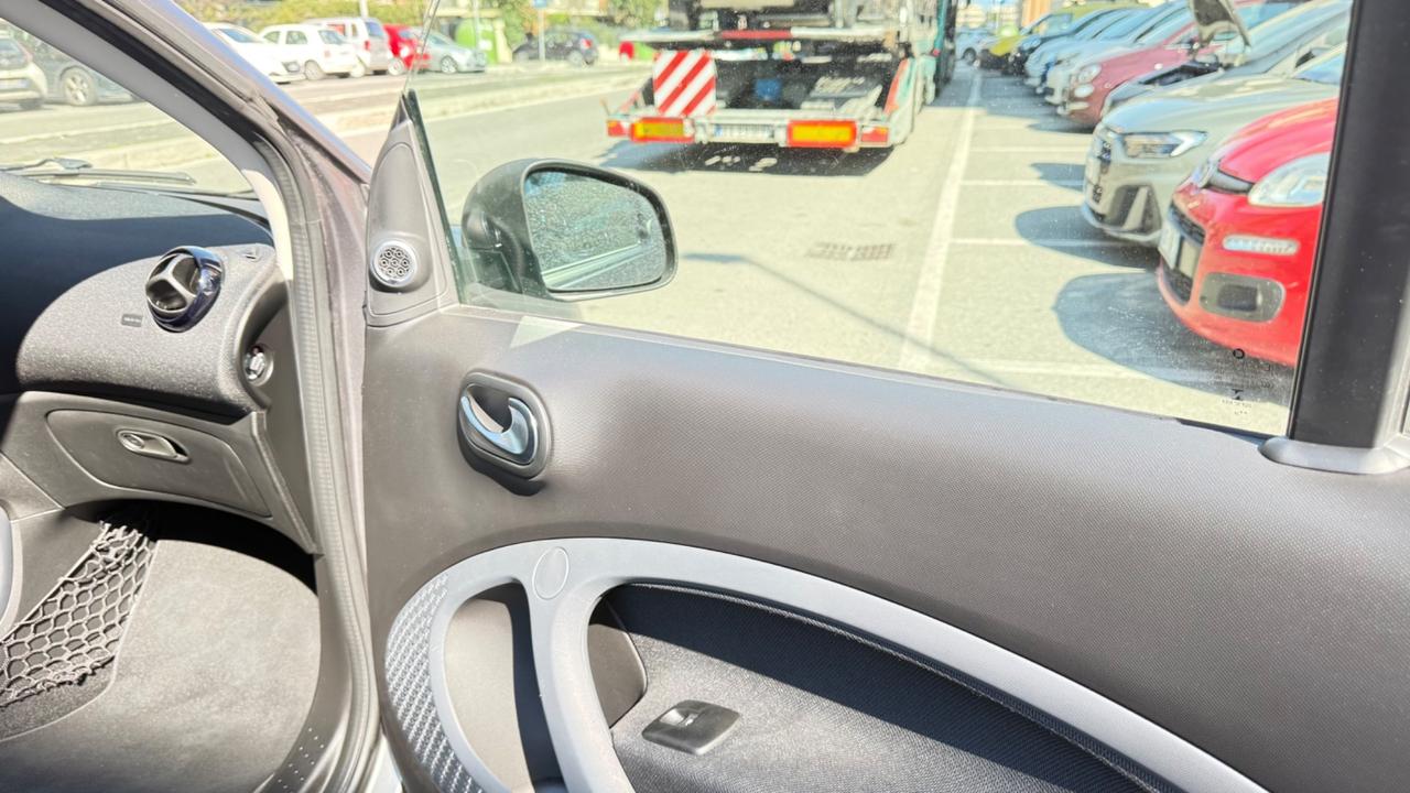 Smart ForTwo 90 0.9 Turbo twinamic Passion LED NAVI KAMERA PDC PAK SPORT BLUETOOTH PANORAMA BRACCIOLO