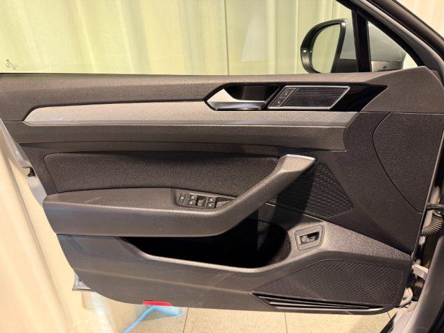 VOLKSWAGEN Passat Variant 2.0 TDI 4MOTION DSG Business ACC Camera Navi