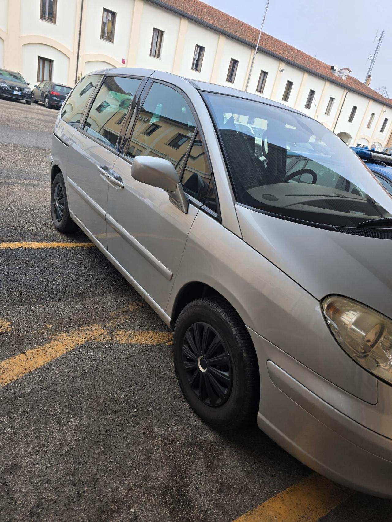 Peugeot 807 2.2 HDi 7 POSTI CON GANCIO TRAINO