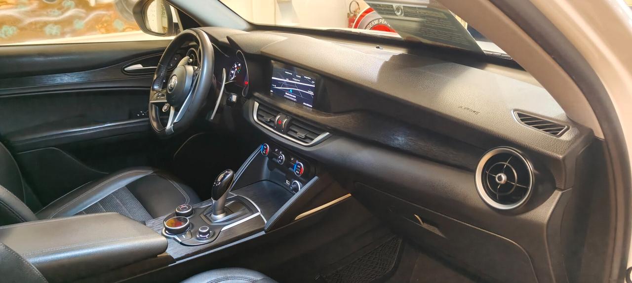 Alfa Romeo Stelvio 2.2 Turbodiesel 190 CV AT8 Q4 Super