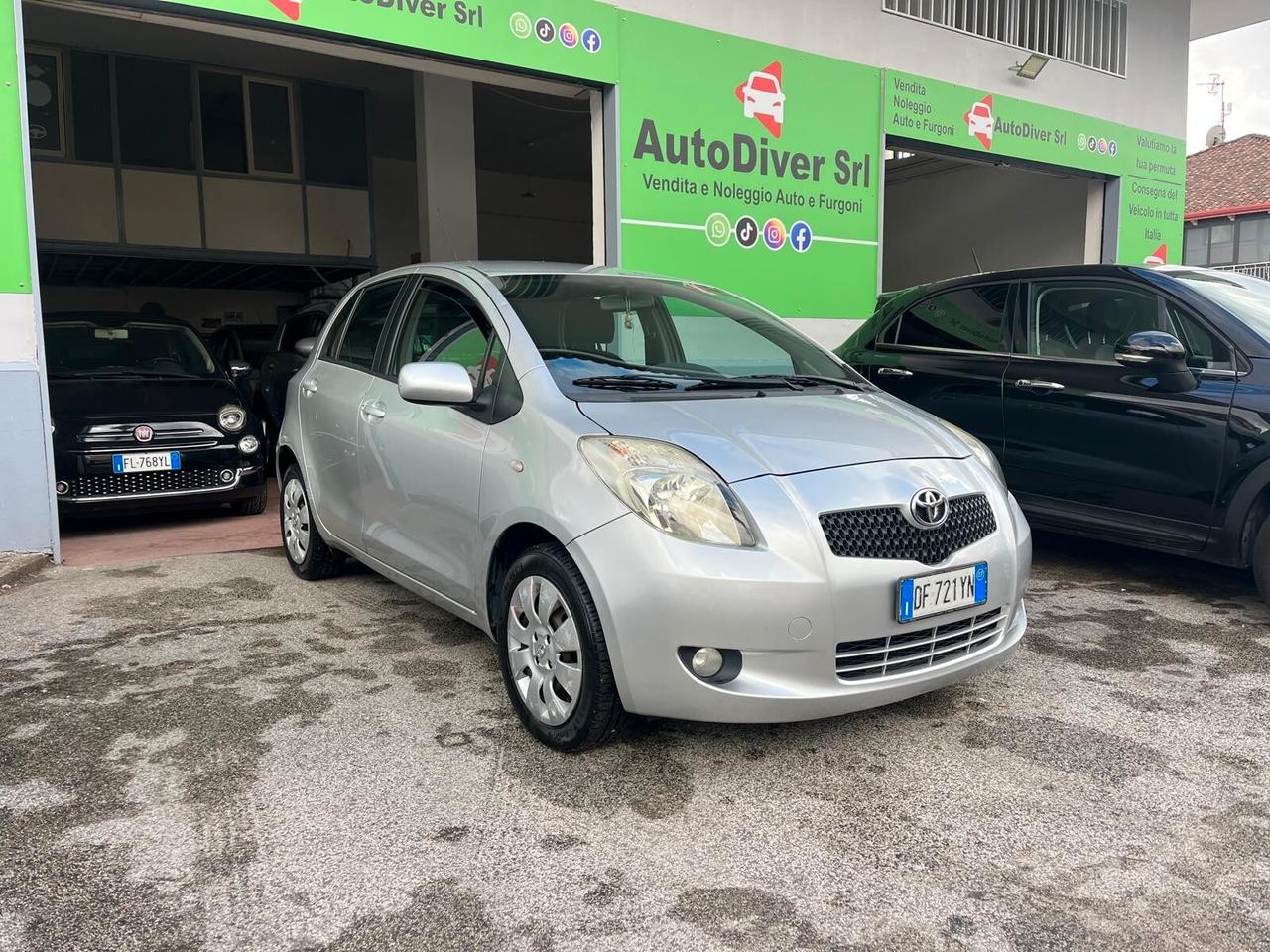 Toyota Yaris 1.0 5 porte Sol