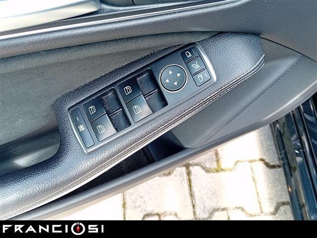 MERCEDES-BENZ CLA Shooting Brake 200 D Night edition 4Matic 7G D
