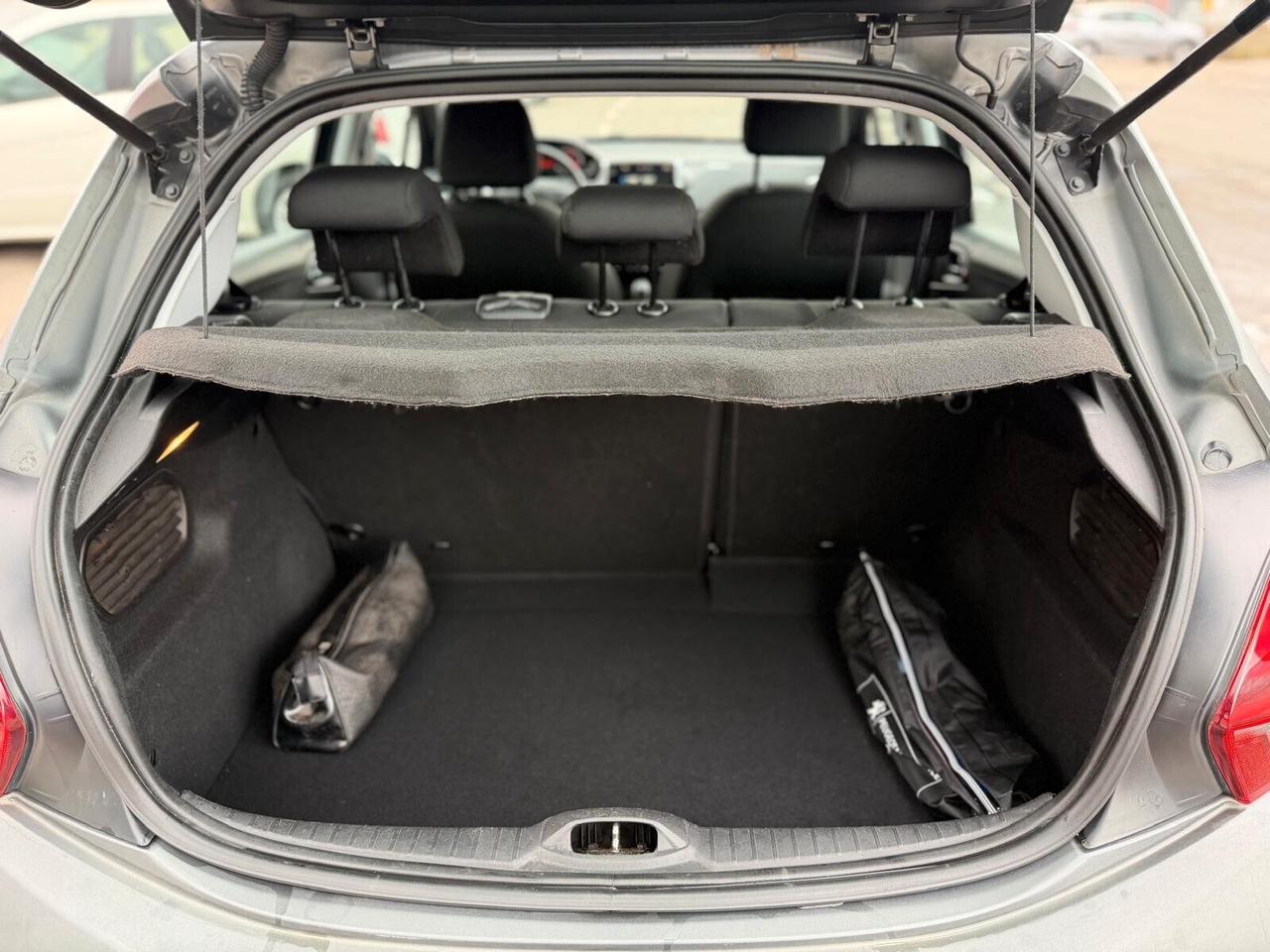 Peugeot 208 PURETECH 5P ALLURE