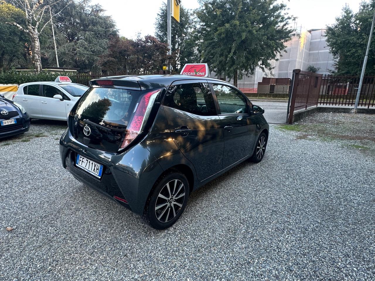 Toyota Aygo 1.0 VVT-i 69 CV 5 porte x-cite