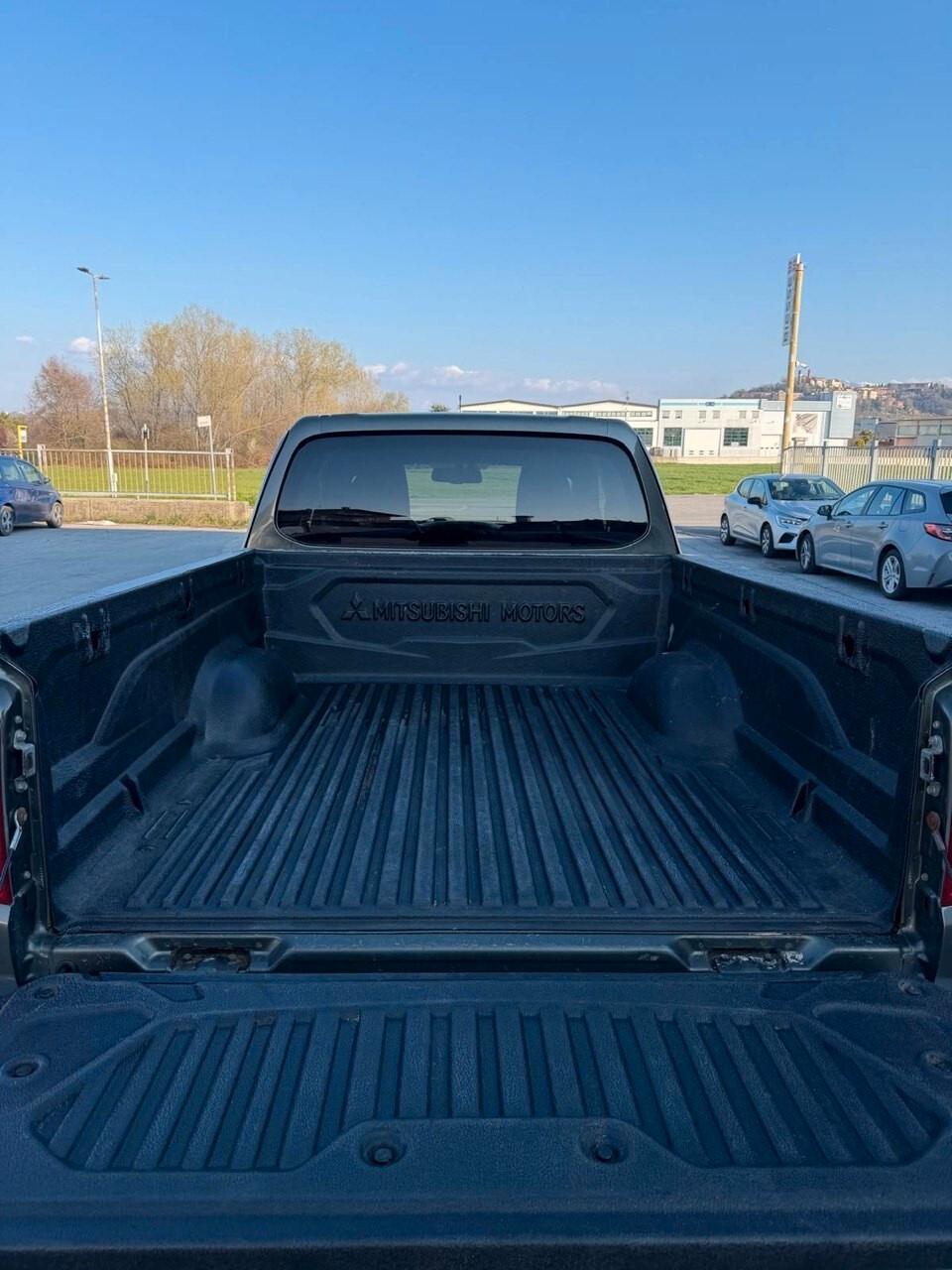 Mitsubishi L200 2.4 DI-D/154CV 2WD Double Cab Invite