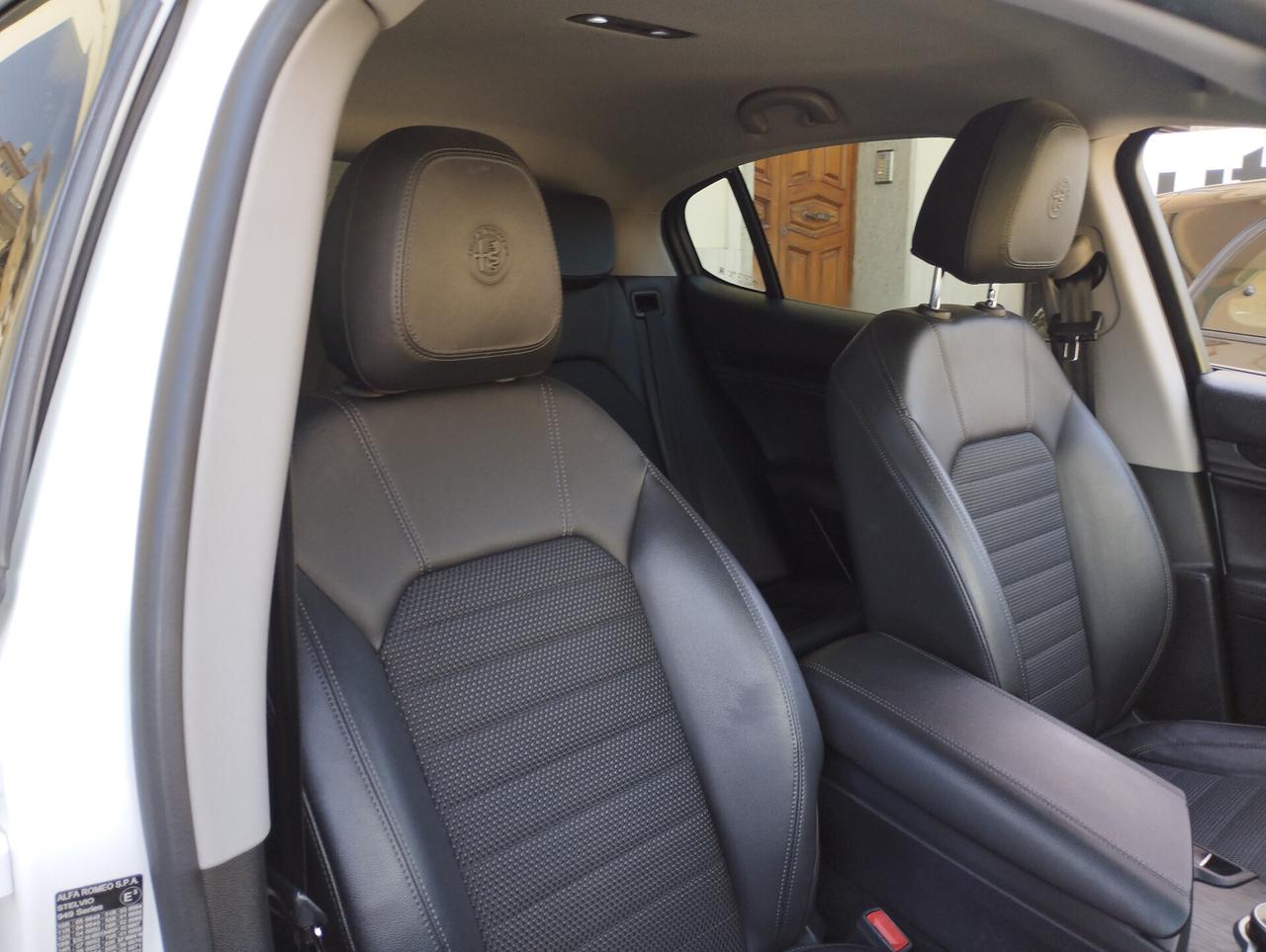 Alfa Romeo Stelvio 2.2 Turbodiesel 210 CV AT8 Q4 Business