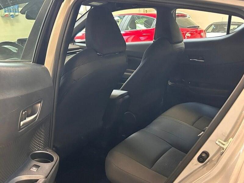 Toyota C-HR 1.8 Hybrid E-CVT Business