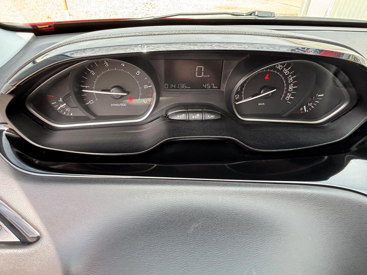 Peugeot 208 Utilitaria 1.2 Benzina