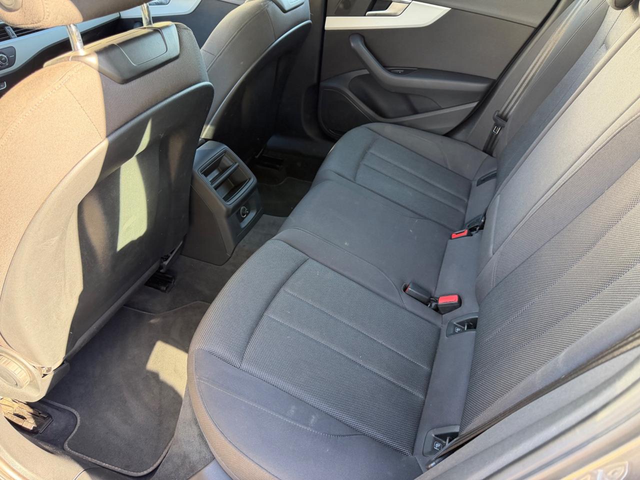 Audi A4 Avant 30 TDI/136 CV S tronic Business Advanced