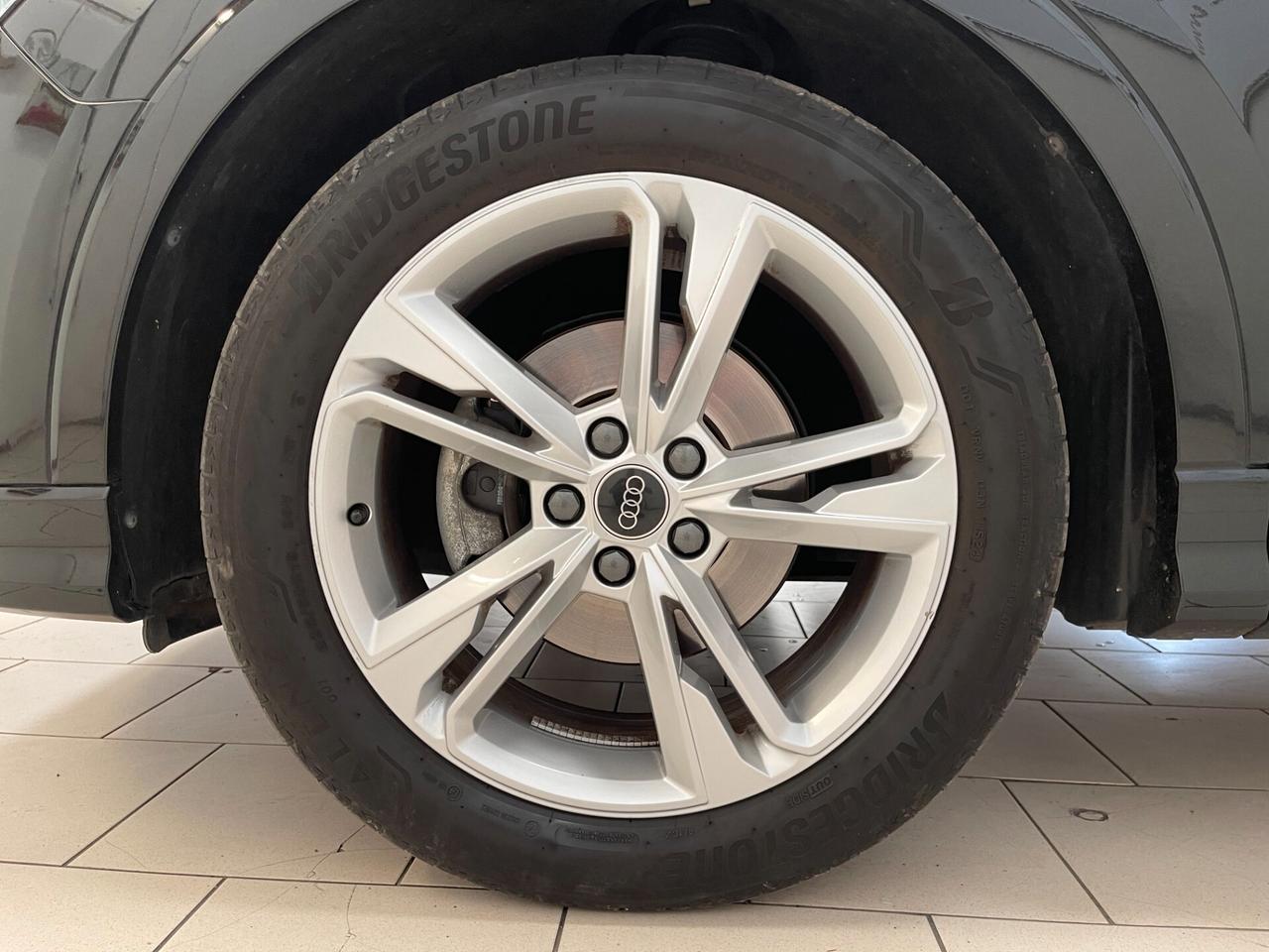 Audi Q3 S Line Edition 35 2.0 TDI s-tronic-LEGGI SOTTO