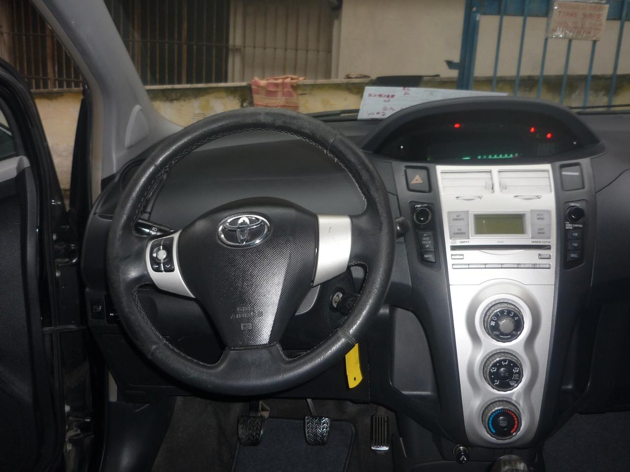 Toyota Yaris 1.0 5 porte Sol