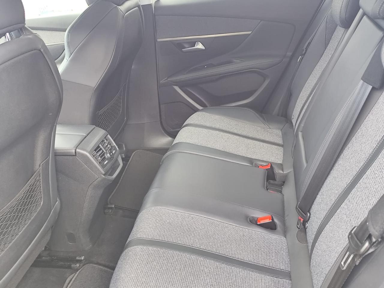 Peugeot 3008 BlueHDi 130 S&S Allure